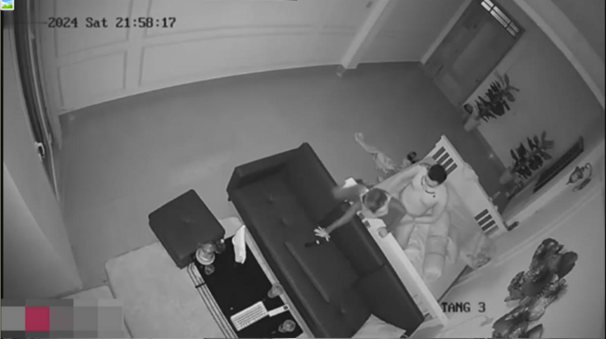 新黑客破解摄像头偷拍❤️晚上下班前秘书被领导叫到办公室干一炮才让她回家