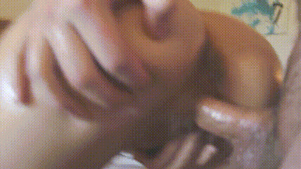 漂亮美女 在家被大肉吧无套猛力输出 小娇乳甩不停奶浪连连 拔吊射了满满一后背