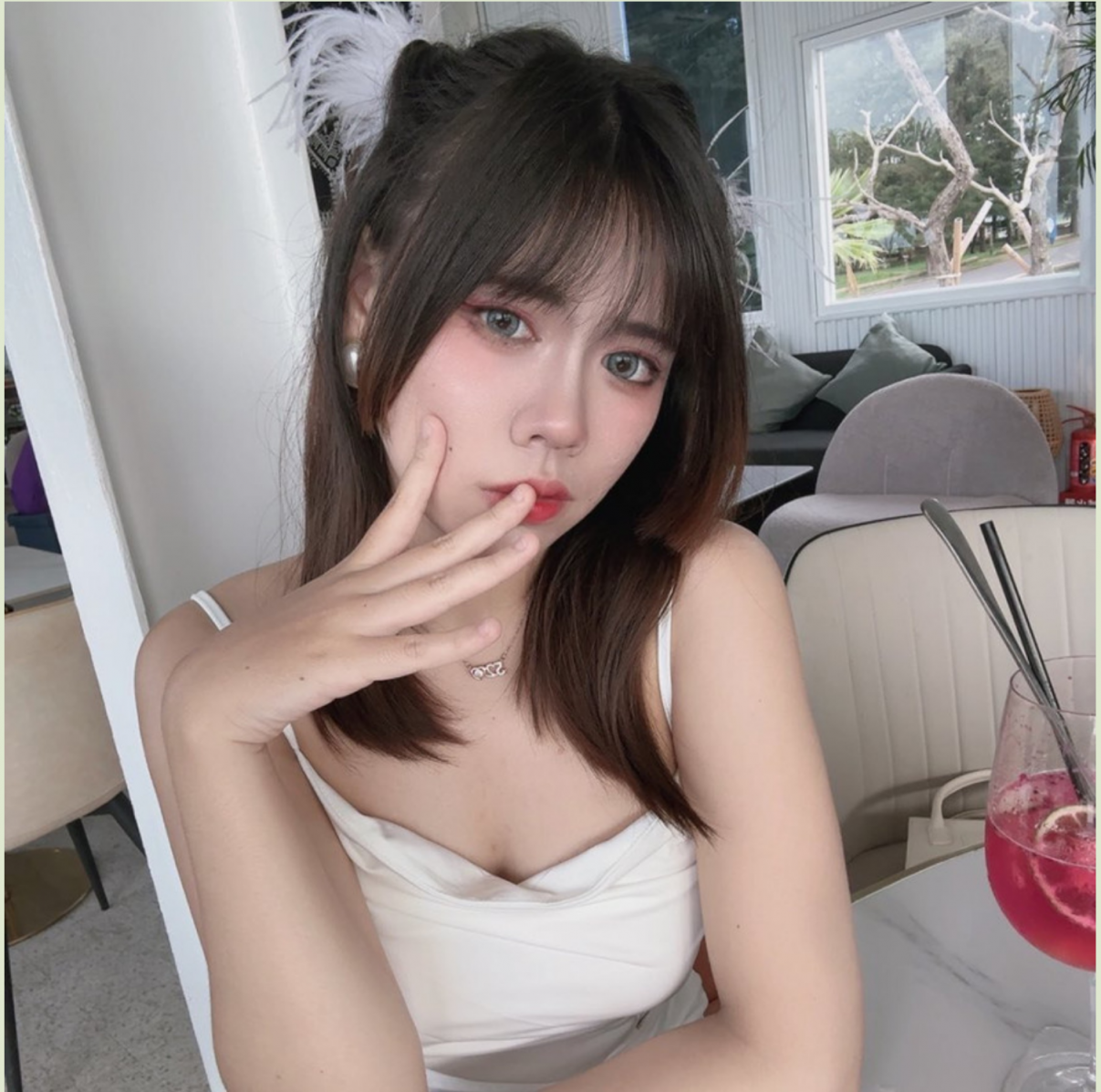 喜欢逛夜店的辣妹这次终于栽在了渣男手里