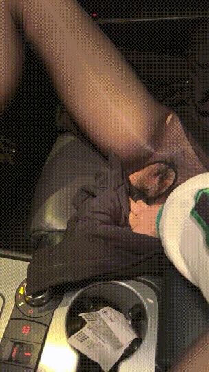 颜值天花板极品身材某航空姐工作期间是女神下班后就成为金主母G~各种淫乱自拍相当反差