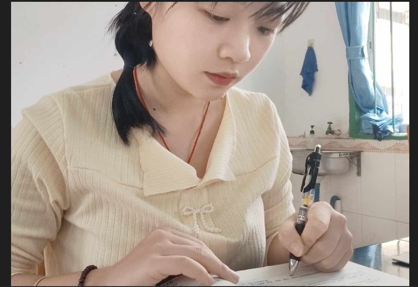 福建建阳一中美女老师叶哲琪分手后被前男友曝光！性爱自拍流出！清纯的她居然如此放荡