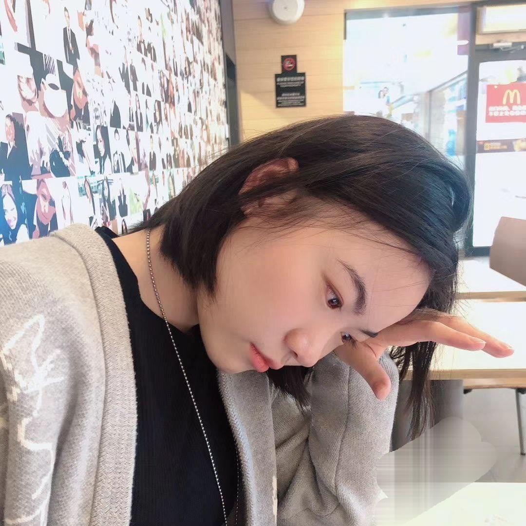 暑假旅游酒店爆操大二白净女友！后入蜜桃臀干得她直呼受不了！给我都看得很羡慕