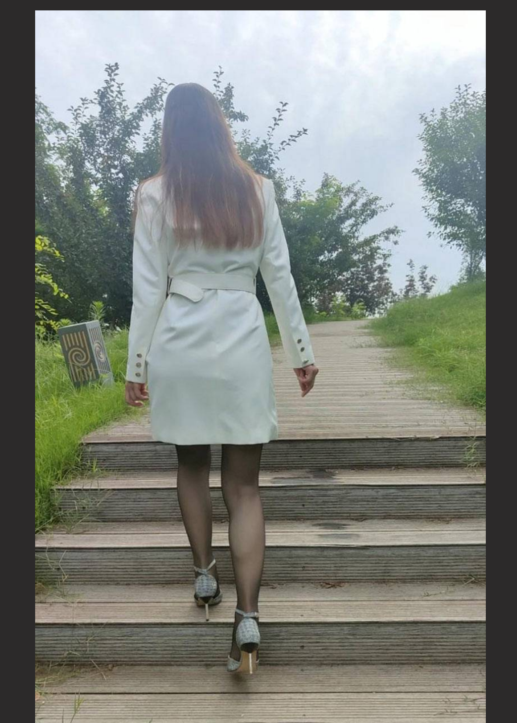 野战就要被人看到才刺激，被人偷偷视操的感觉太爽