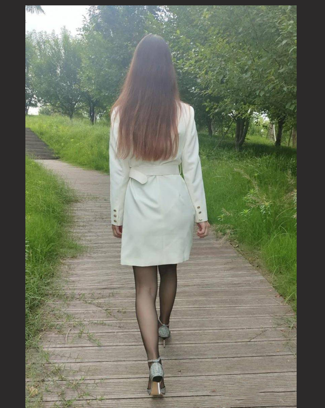 野战就要被人看到才刺激，被人偷偷视操的感觉太爽