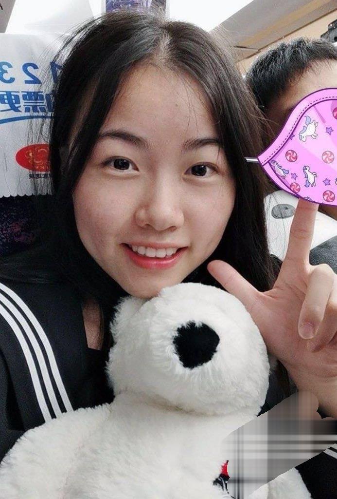 暑假旅游酒店爆操大二白净女友！后入蜜桃臀干得她直呼受不了！给我都看得很羡慕