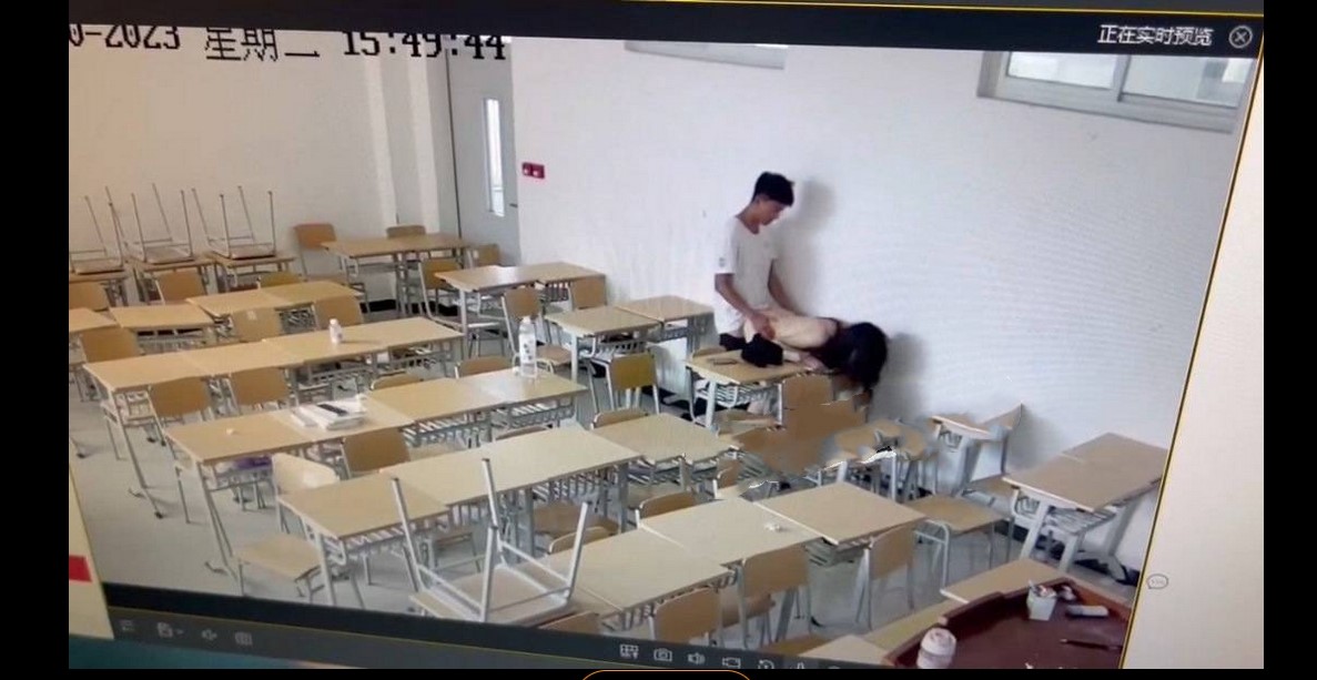 重磅新瓜 山东招远烟台黄金职业学院 小情侣教室啪啪被监控拍到曝光