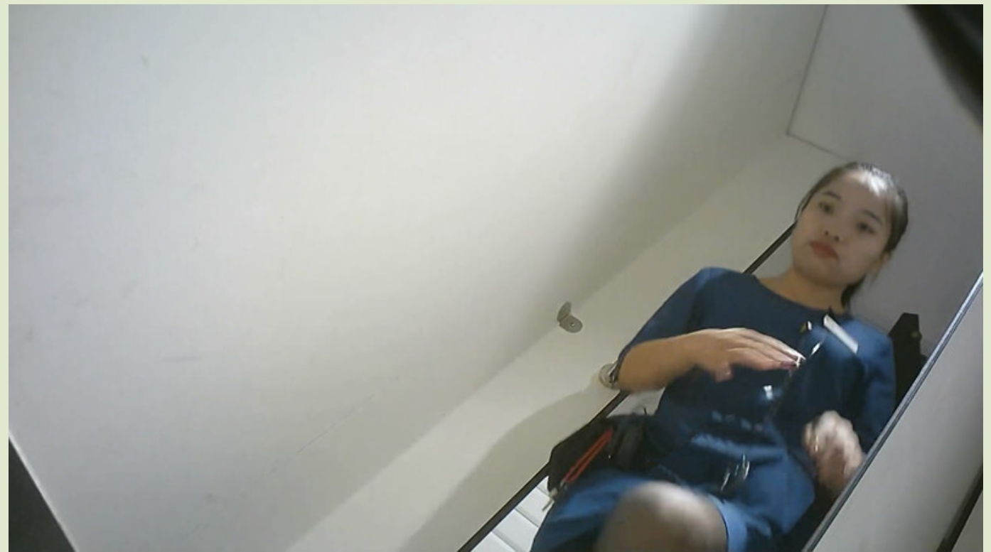 周六福珠宝店女厕全景偷拍多位极品黑丝女职员❤️各种美鲍鱼完美呈现