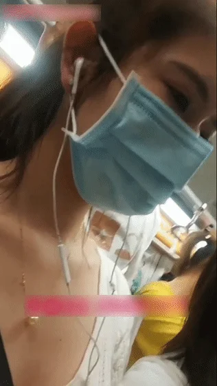 最新顶级✅重磅✅稀缺❤️顶臀系列❤️三人围猎把女神顶哭，28部高颜美女