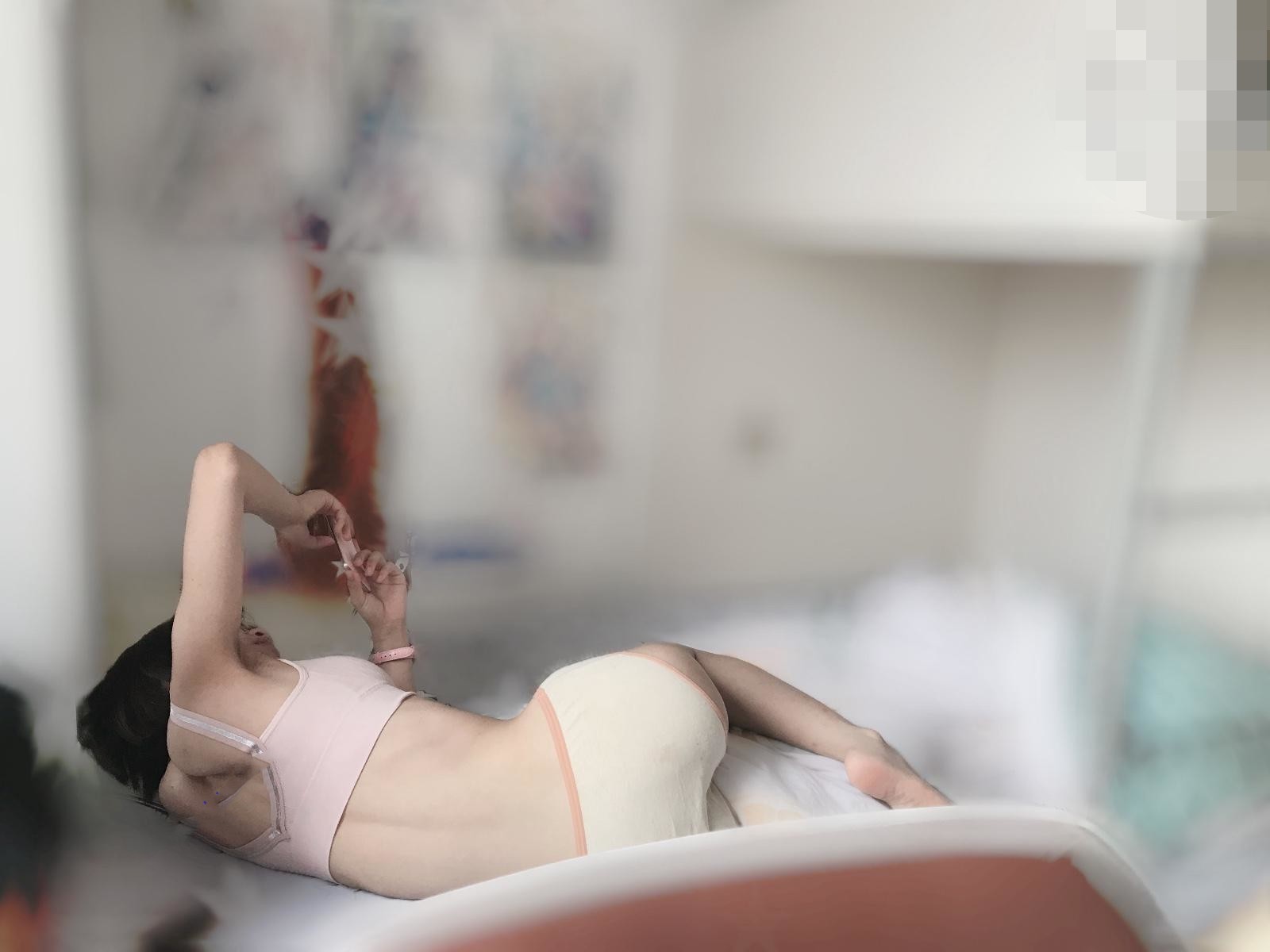 处女破处流X，哥哥和大学生亲妹秘密，瞒着爸妈偷偷做爱，附生活照3个月内容