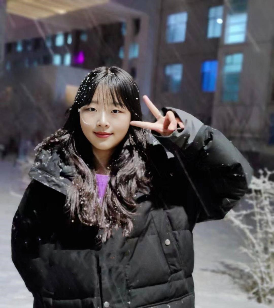 哈尔滨医科大学眼镜妹段R琳18岁妹妹的成人礼 生日当天被无套内射！