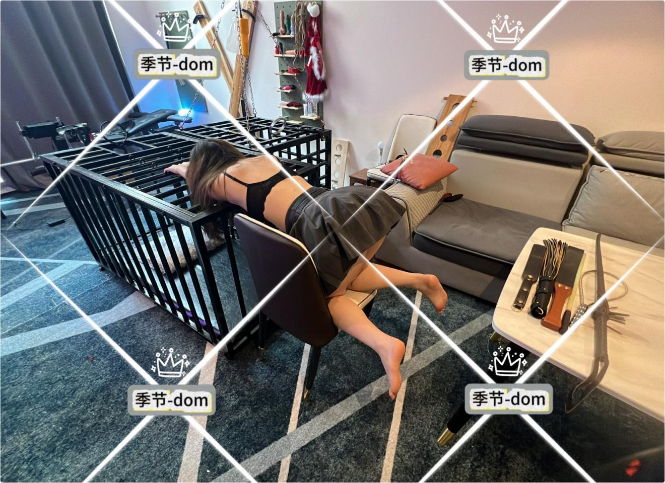 好姐妹有福同享 有揍一起挨 一些女人 外表高贵内心放荡 下贱摇着屁股祈求你的玩弄 调教众多反差婊