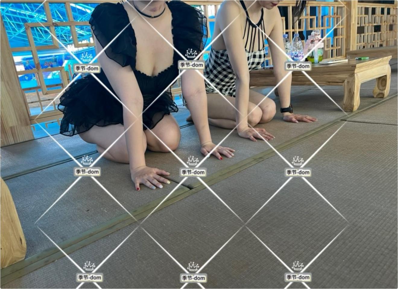 好姐妹有福同享 有揍一起挨 一些女人 外表高贵内心放荡 下贱摇着屁股祈求你的玩弄 调教众多反差婊