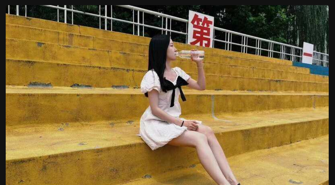 河北地质大学研究生范勃然 高颜值反差学生妹 近距离自慰掰穴 表面清纯背地里也是个骚浪蹄子