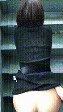 短发漂亮少妇吃鸡啪啪 大白天来到楼梯道光屁屁在地上被无套输出 最后口爆吃精 一点不剩 好反差