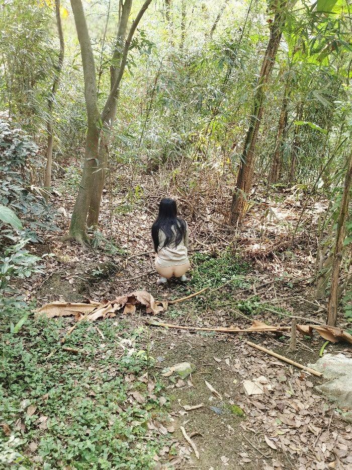 户外露出，场景也比较单一，更没有什么野战发生