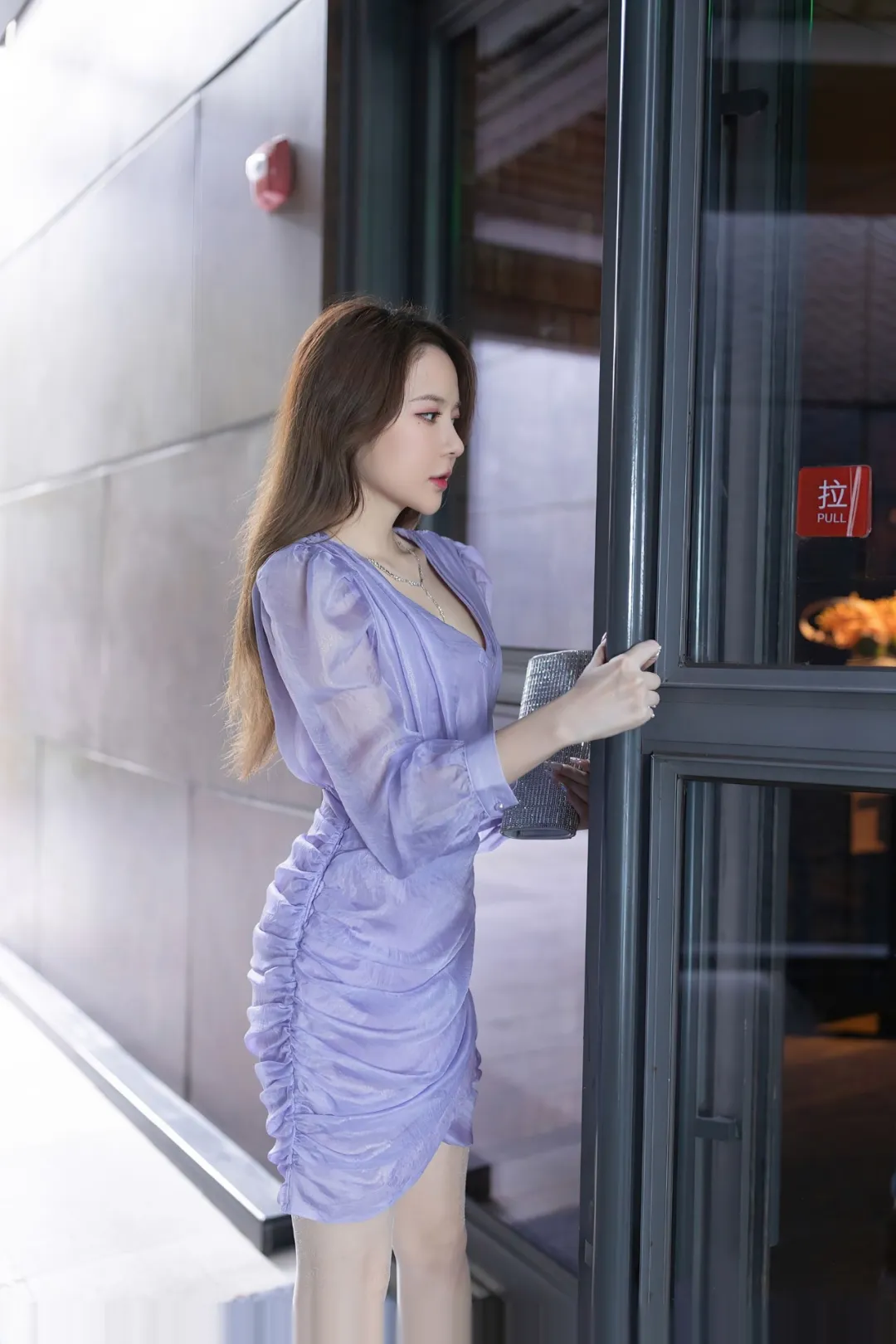 甜蜜邂逅！紫色百褶包臀，白丝奶棒，超喜欢这表气，车噪音贼大！