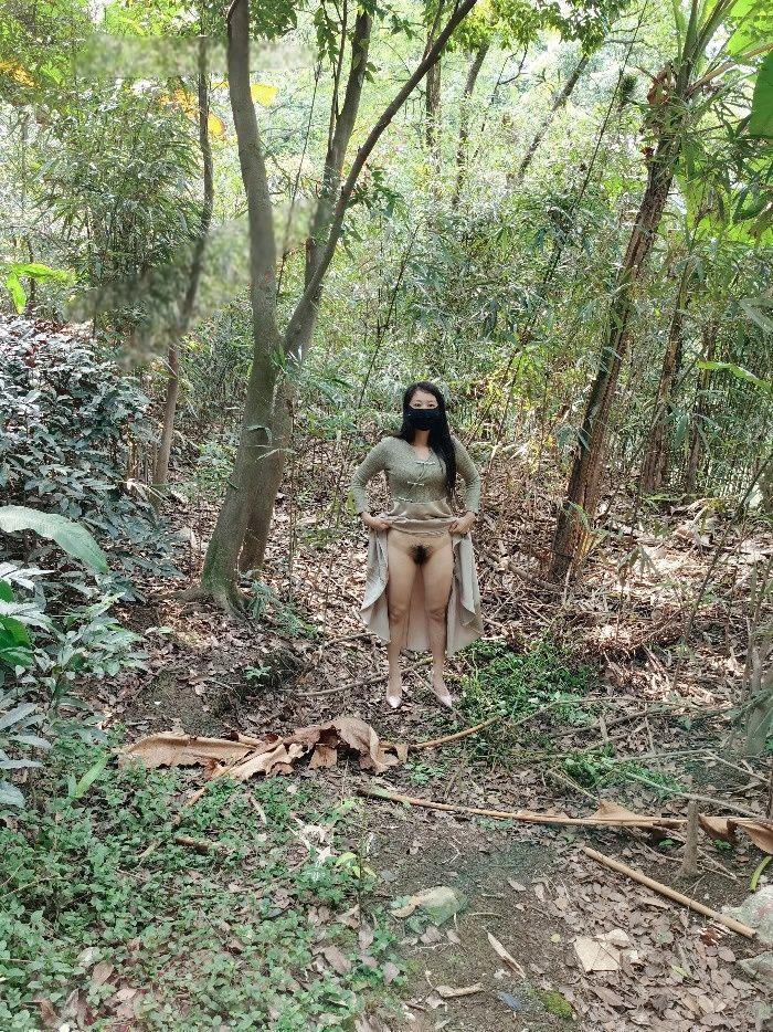 户外露出，场景也比较单一，更没有什么野战发生