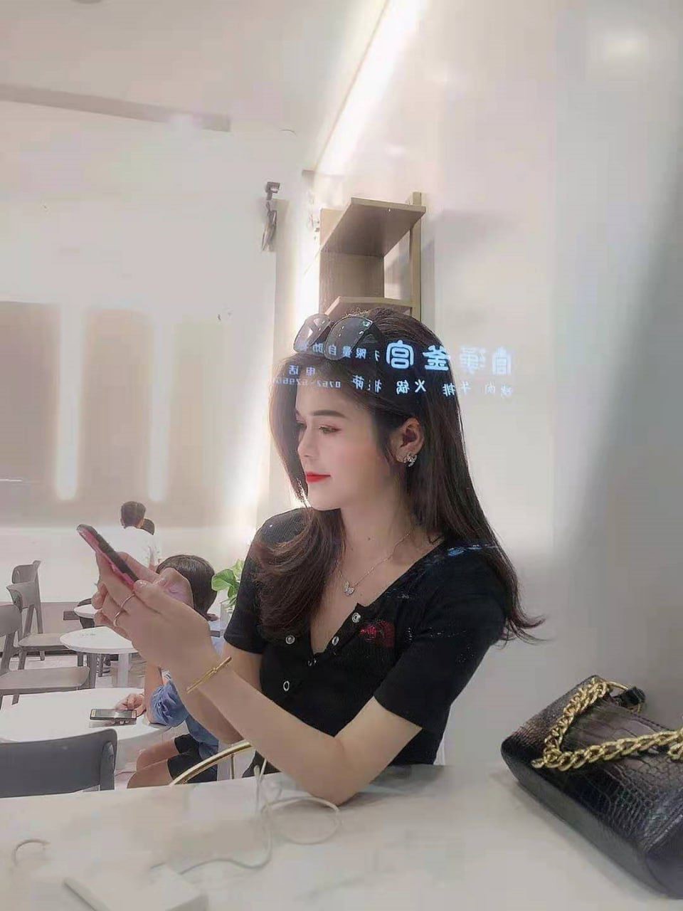 广东省河源 「胡Y梅」 富婆姐姐爱上我 陪富婆姐姐一晚一万块 性爱视频意外流出