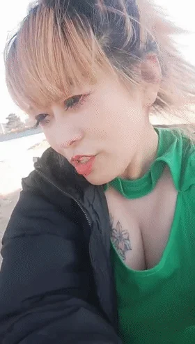 东北娘们太骚了,穿着情趣开裆裤,荷花小亭就班门弄斧,骚气十足,自慰,啪啪之过瘾 刺激