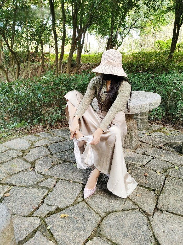 户外露出，场景也比较单一，更没有什么野战发生