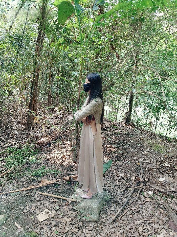 户外露出，场景也比较单一，更没有什么野战发生