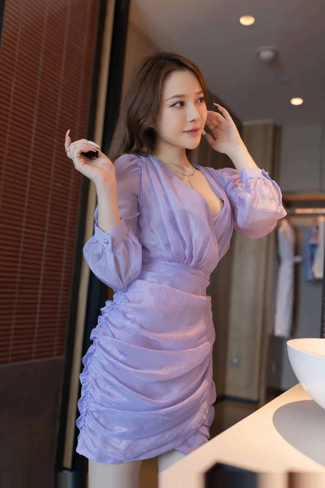 甜蜜邂逅！紫色百褶包臀，白丝奶棒，超喜欢这表气，车噪音贼大！