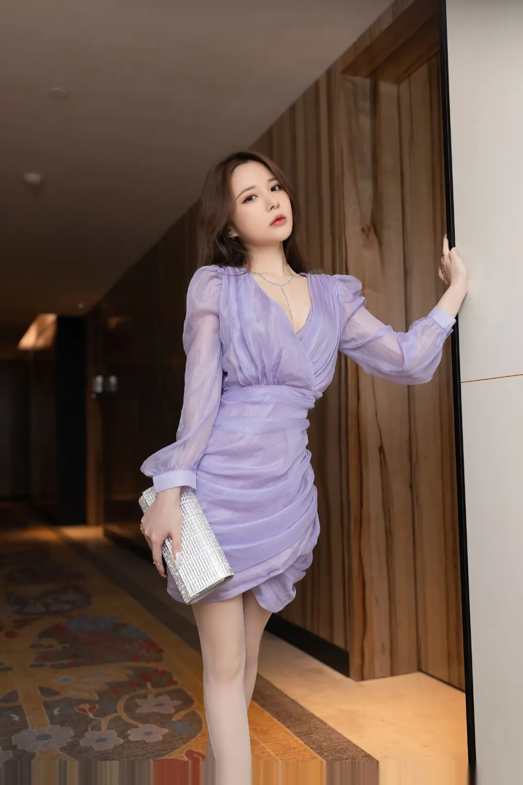 甜蜜邂逅！紫色百褶包臀，白丝奶棒，超喜欢这表气，车噪音贼大！