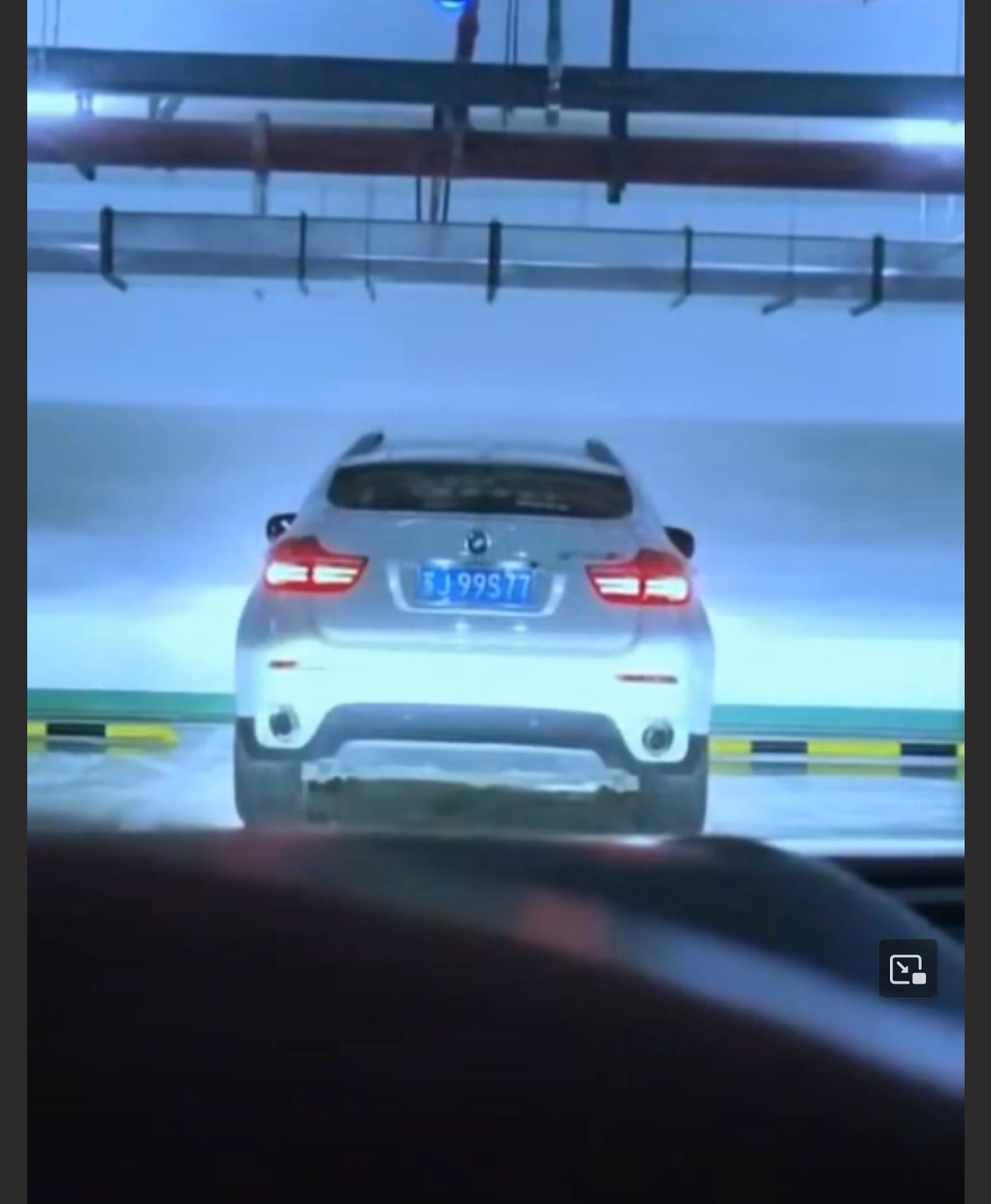 盐城宝马哥车震瓜 地下停车场内搞车震下车腿都发软了