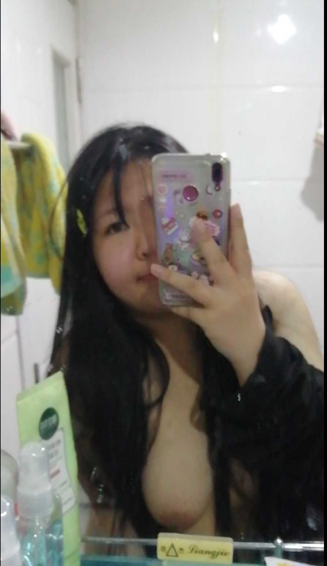 内蒙古呼伦贝尔学院李菲被包养后玩消失！金主气愤曝光！