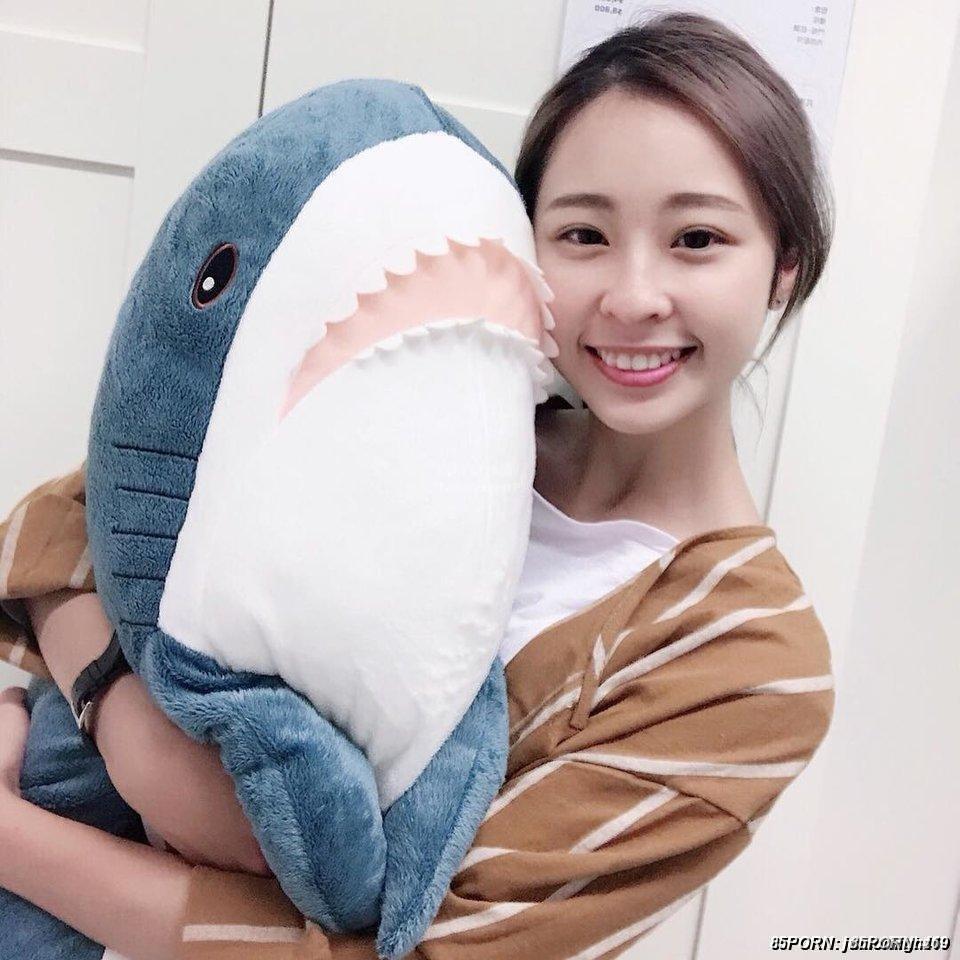 喜欢被颜射的清纯大眼学生妹⭐许淳婷⭐大量淫荡私拍遭曝光⭐纯纯的小反差婊