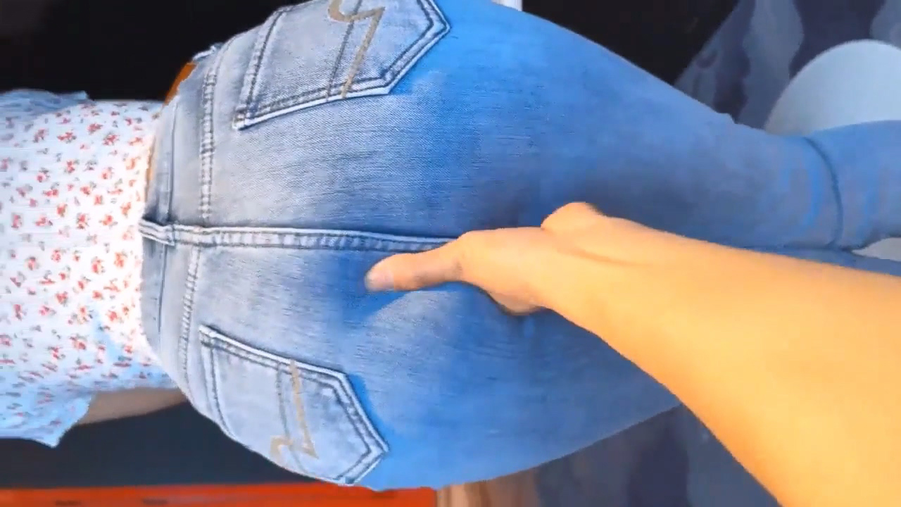 超性感小少妇说她老公出差4天了 还主动邀请我去她家操,说我比她老公还着急,操起来就喊着不让停