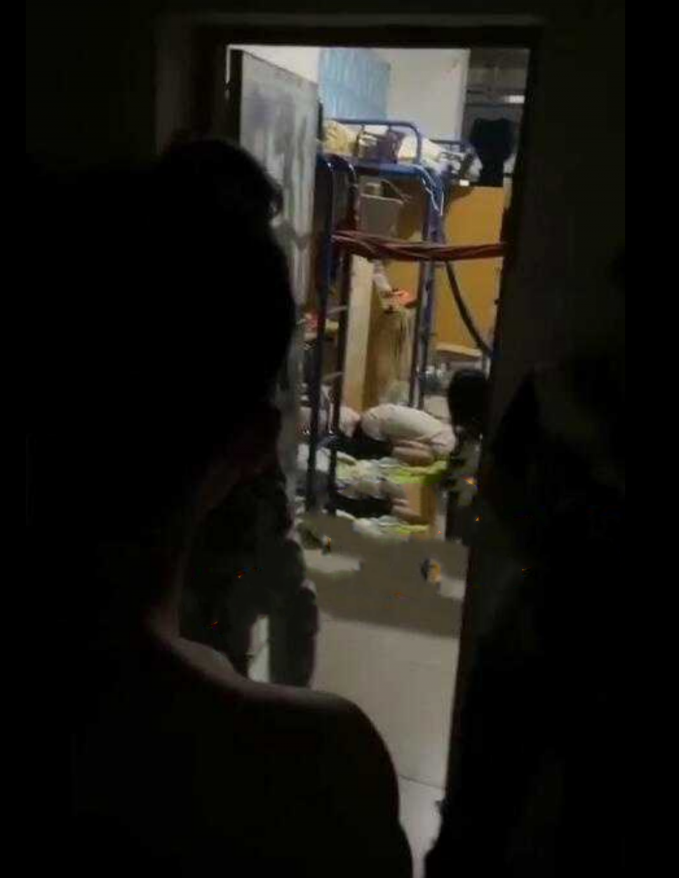 江西科技学院两女生参与同学聚会 被灌醉后带回寝室6人L奸 现场视频曝光