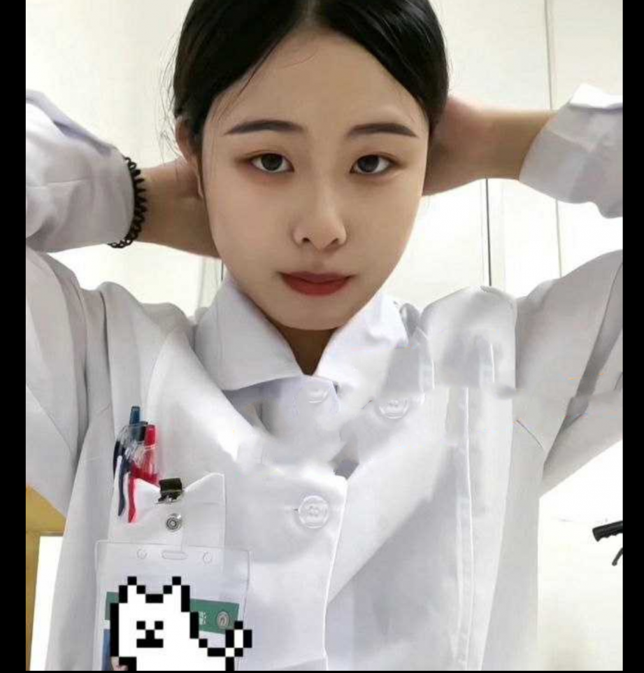 沈阳医科大学附属医院 卢欣林与炮友车震视频遭曝光！极限反差的小护士操逼操出天际～