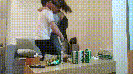 漂亮大奶良家 这样太快了不要你放开 不行你怎么这样干嘛强迫我 身材丰满大肥臀性格不错第一次见面被强行