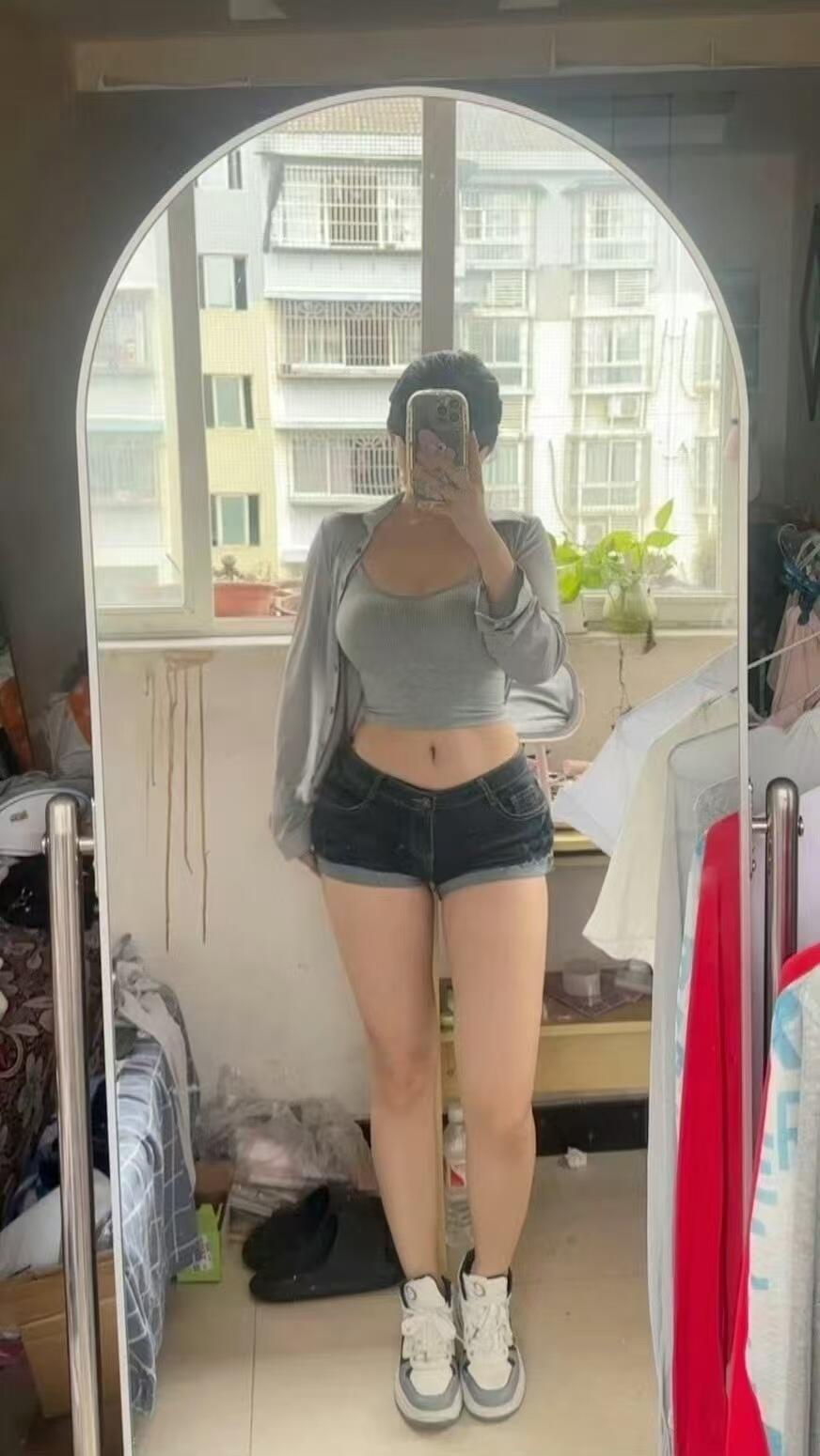 丝袜隐约的诱惑