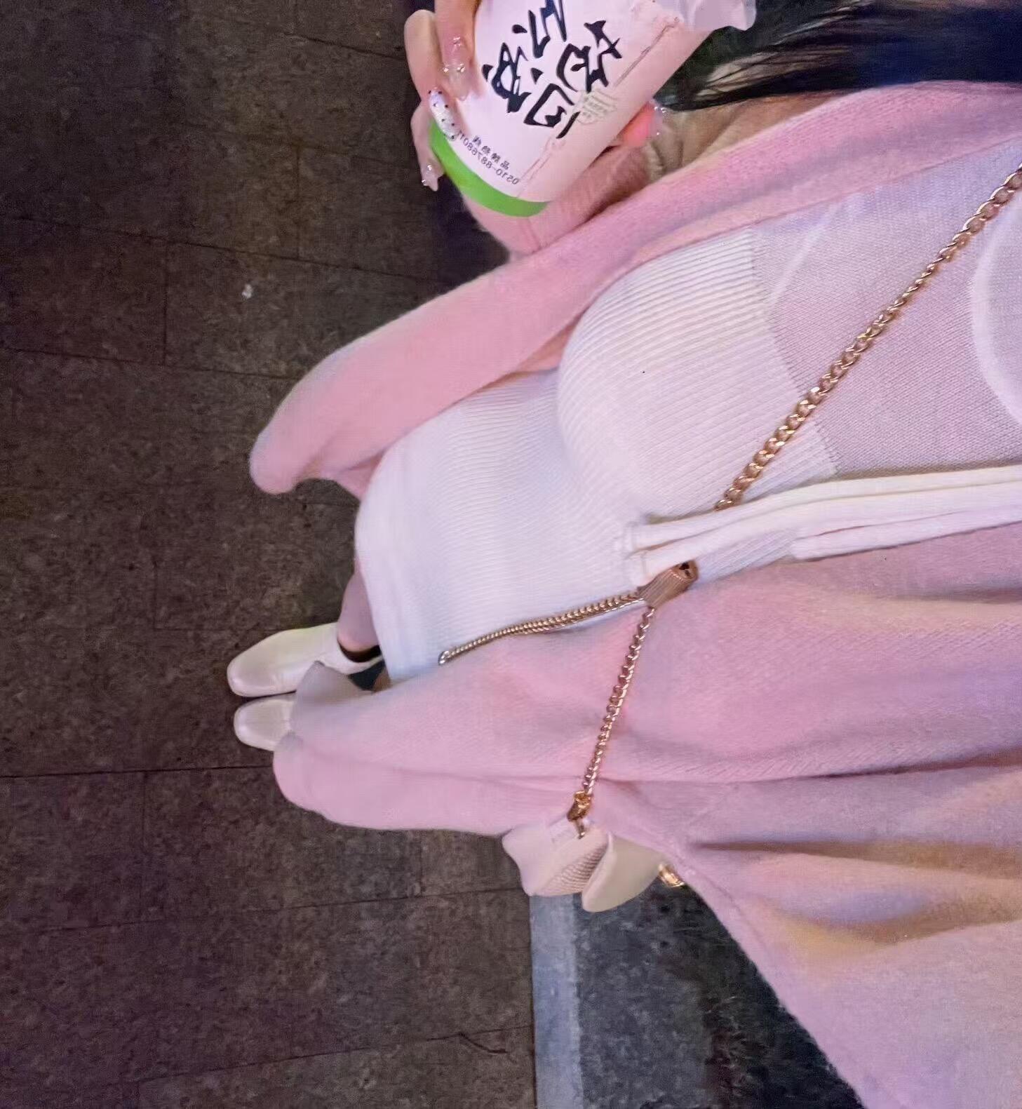 丝袜隐约的诱惑