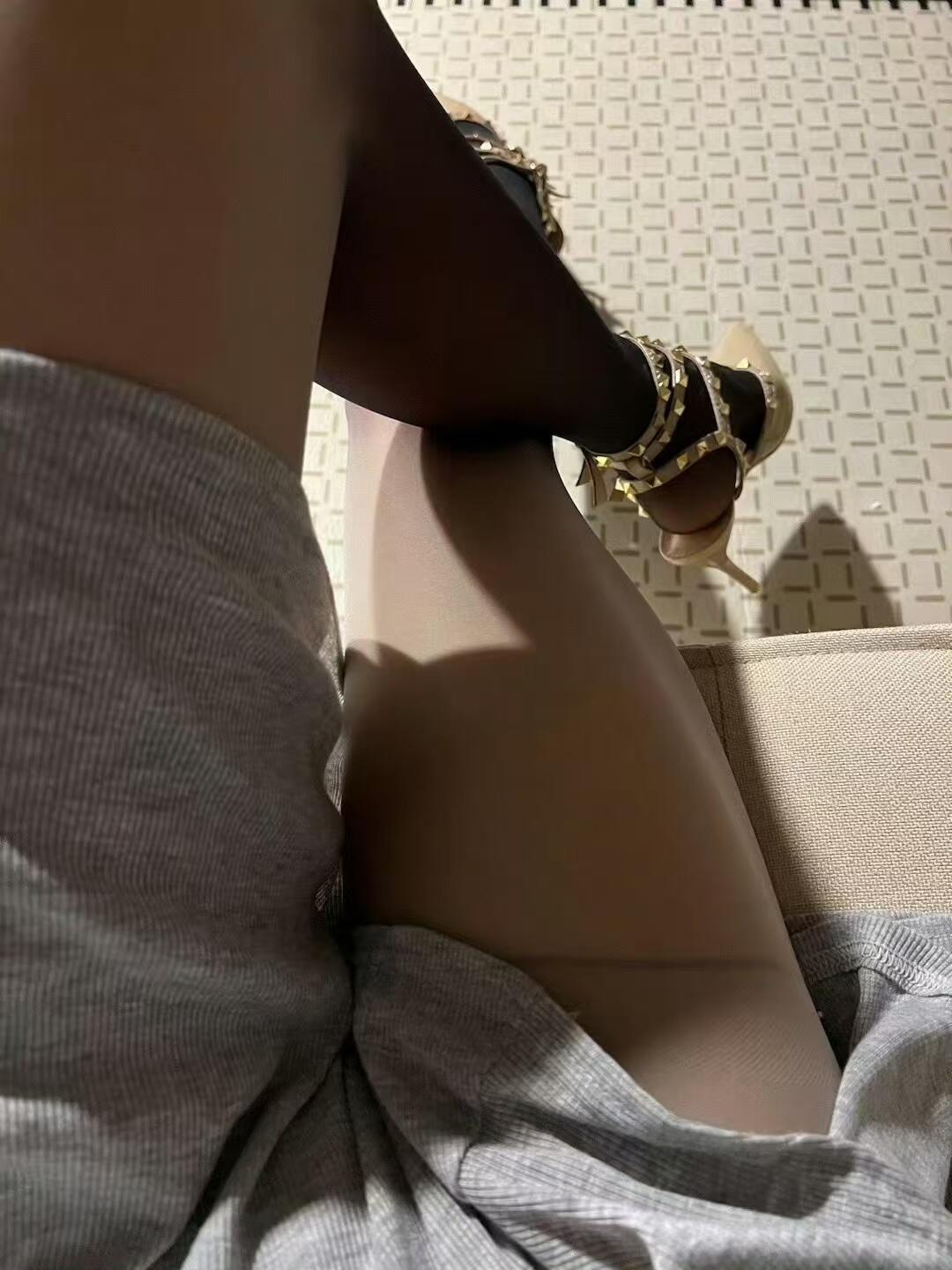 丝袜隐约的诱惑