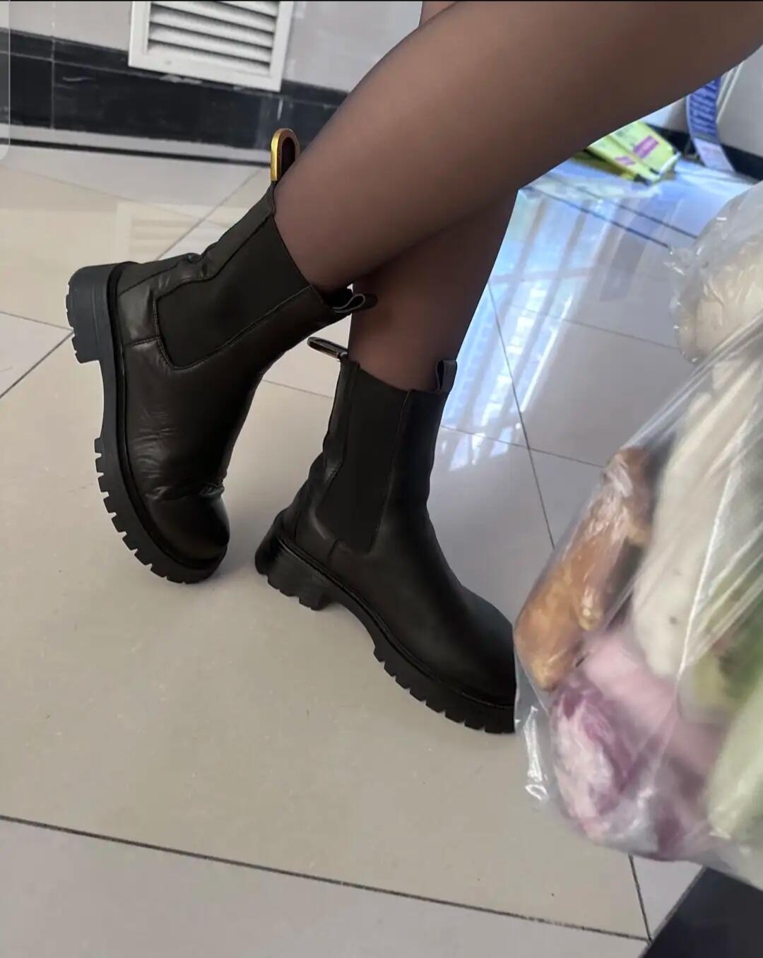 丝袜隐约的诱惑