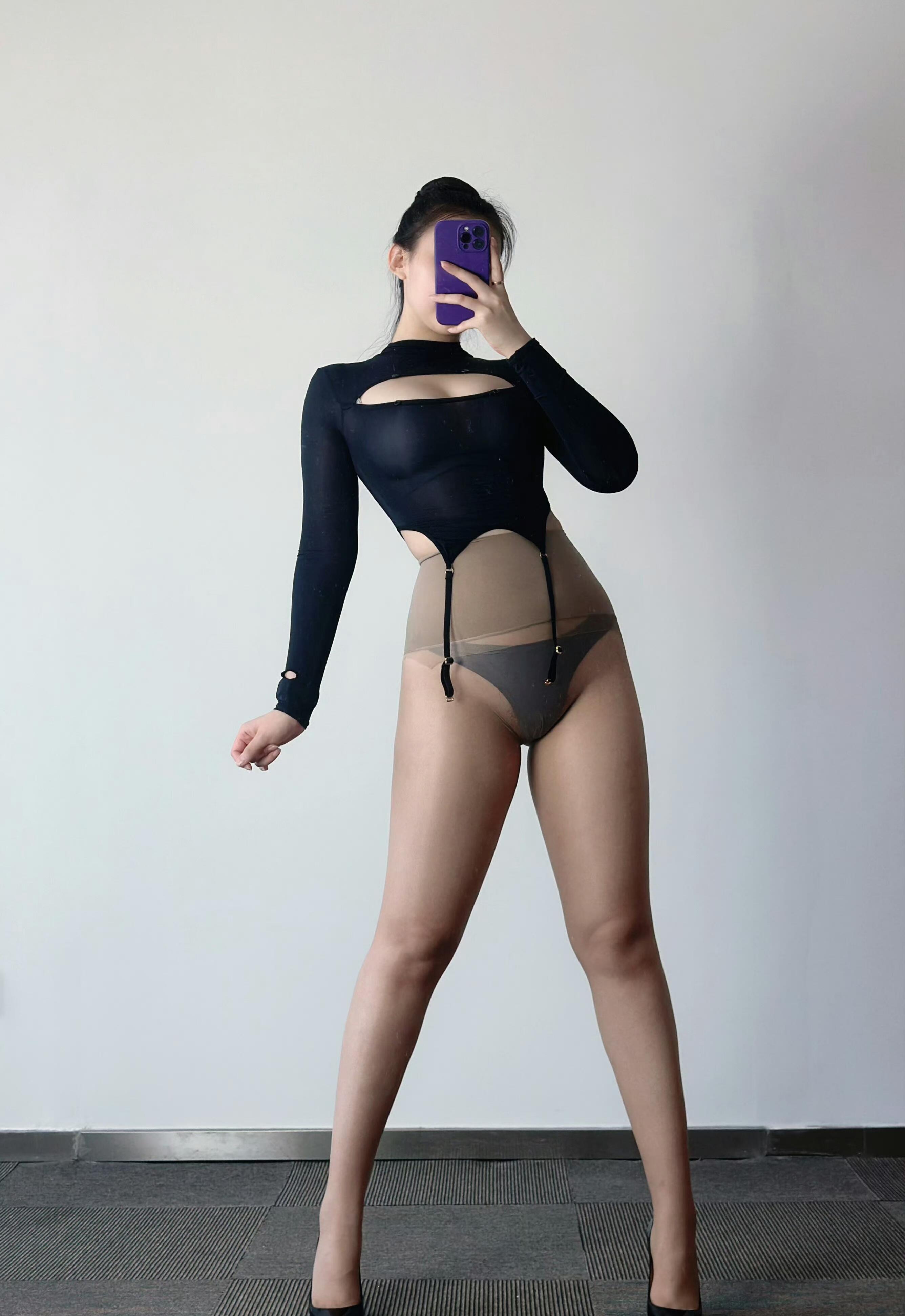 丝袜隐约的诱惑