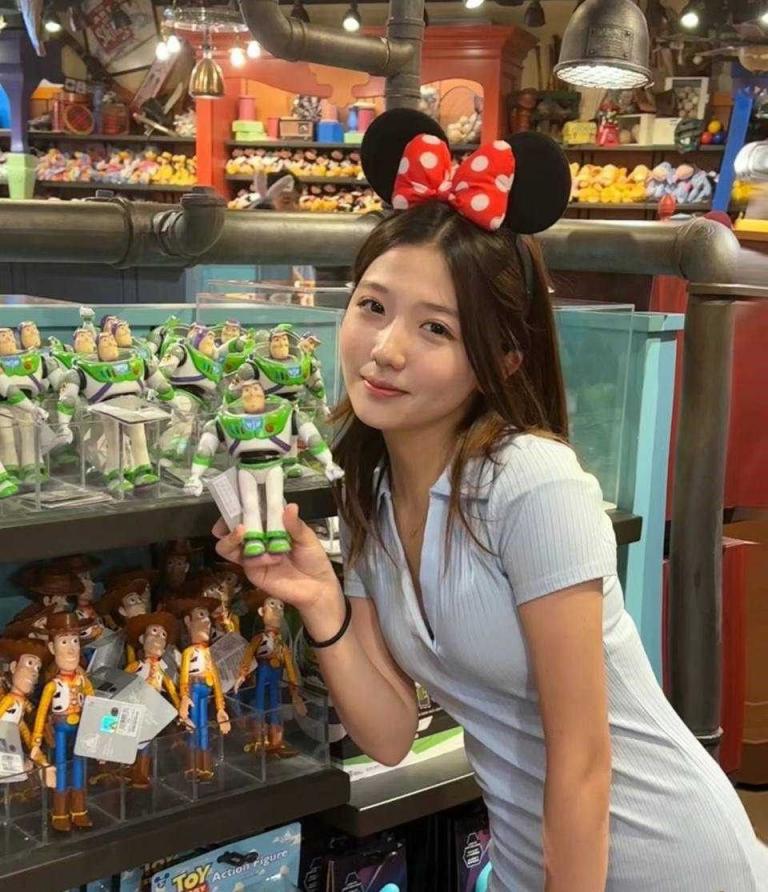 浙江财经大学清纯校花级女神【李书妍】不雅视频，据说与前任分手后被渣男流出