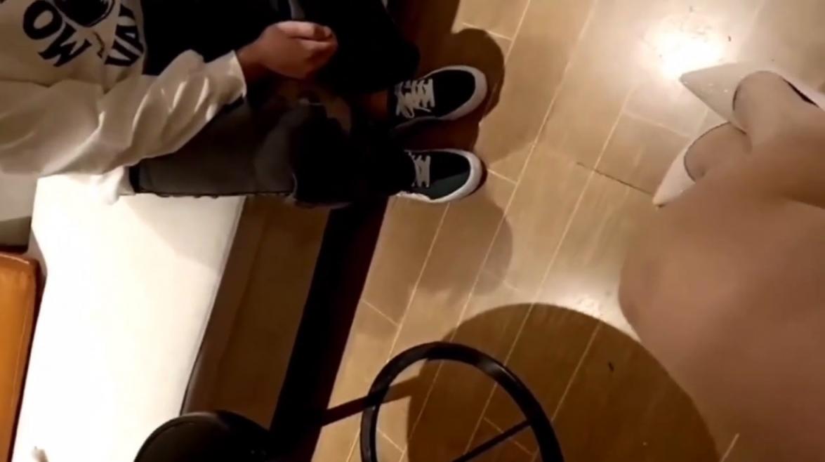 【真实乱伦】弟弟一不小心把姐姐操了！ 姐姐的奶子又大又白  性欲超强 好主动