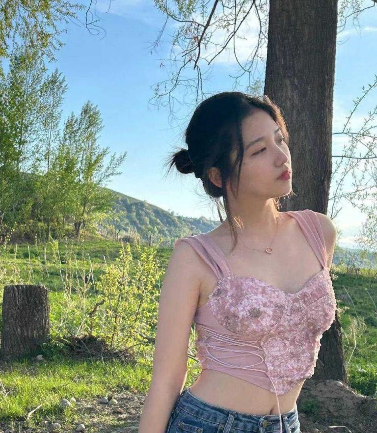 浙江财经大学清纯校花级女神【李书妍】不雅视频，据说与前任分手后被渣男流出