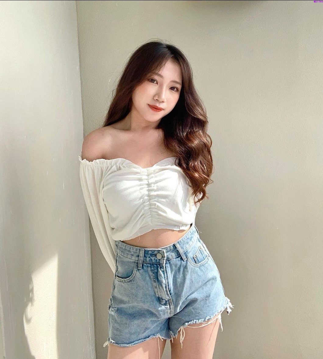 在 IG 上约到的小网红,够骚