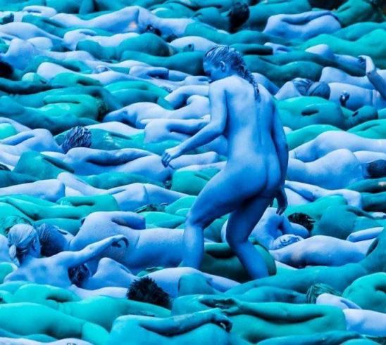 凡是赤裸时一起做的事情，都是爱情