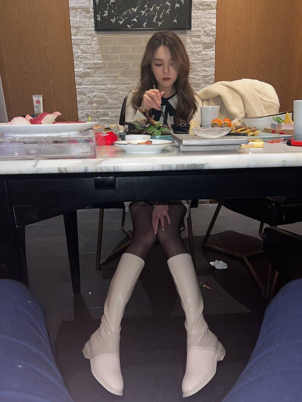 各路反差御姐,高高在上的女神在大鸡巴面前只能跪舔