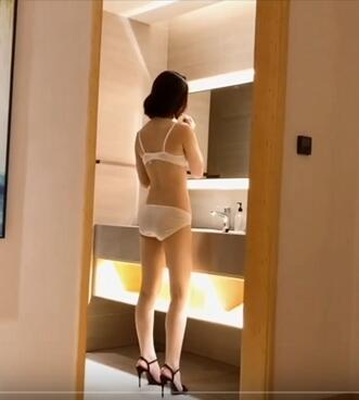 女研究生炮友劳逸结合放松时间榨精充能!