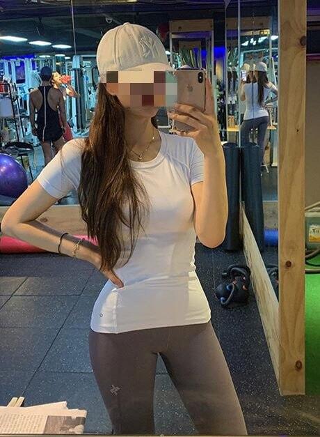 各路反差御姐,高高在上的女神在大鸡巴面前只能跪舔