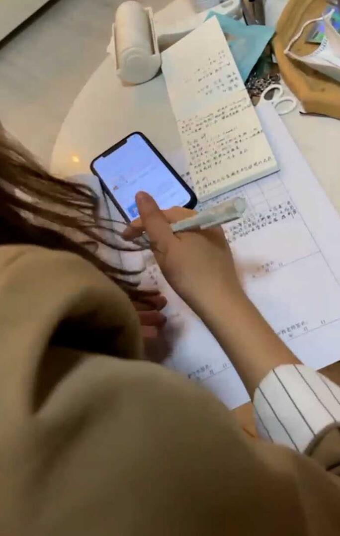 女研究生炮友劳逸结合放松时间榨精充能!