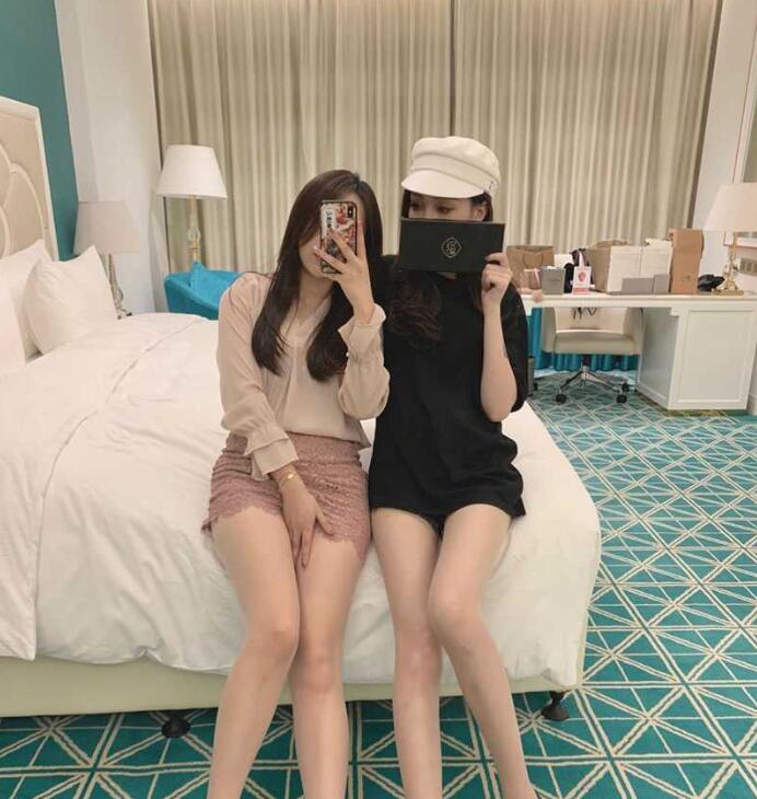 女研究生炮友劳逸结合放松时间榨精充能!