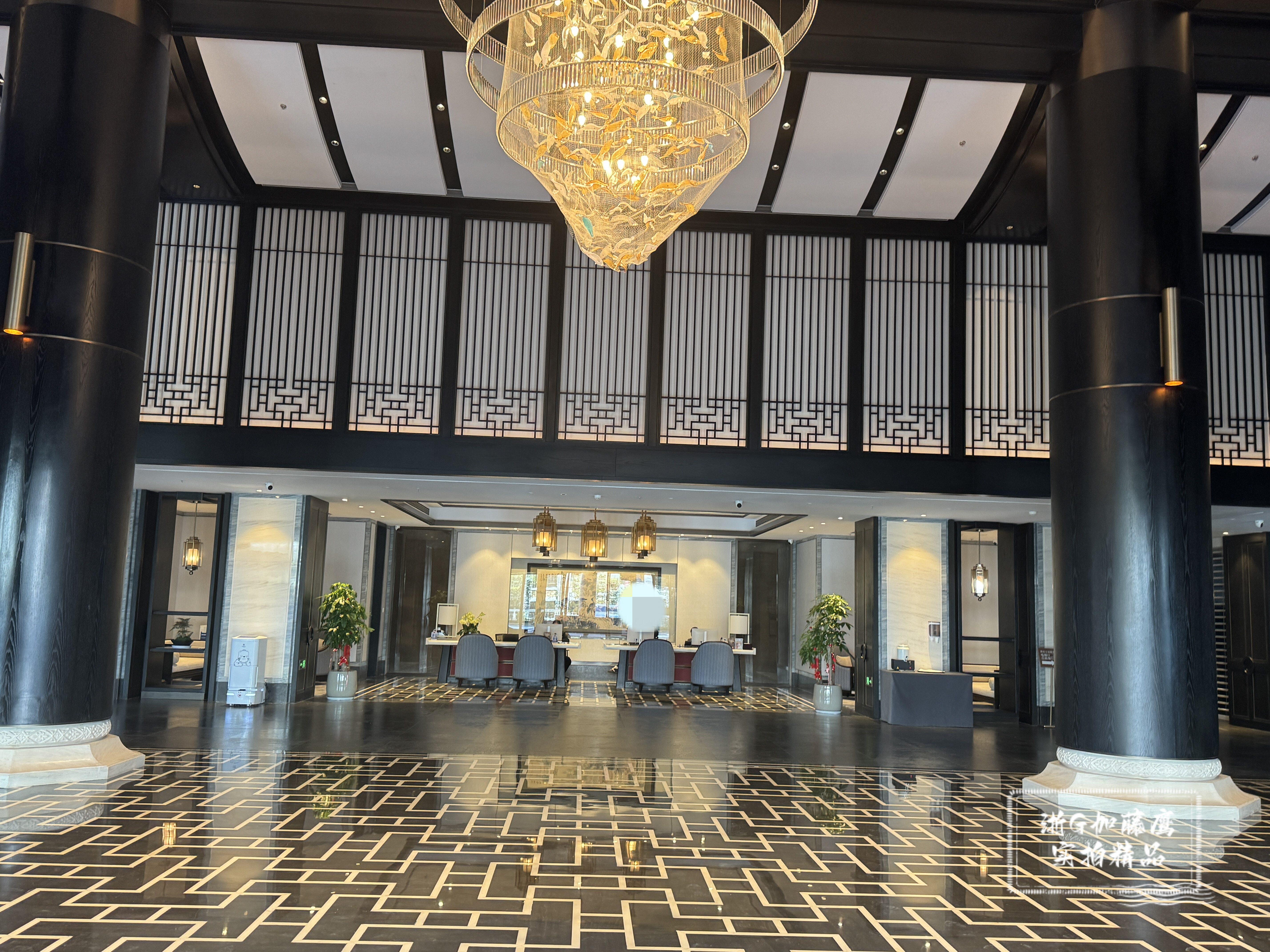 浙G加藤鹰出品，必属精品，夫妻交换，前后插入，双鸡巴插入，四指插入，前插后舔菊花，满足你的淫妻欲望